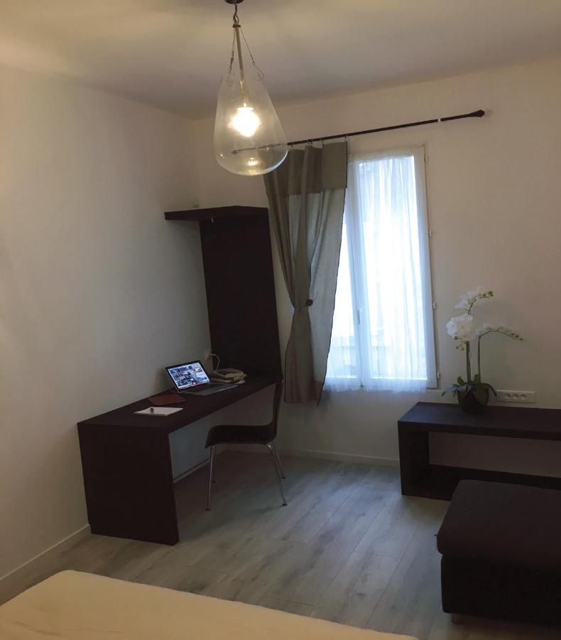 Passage Du Saumon Apartment มองตริชาด์ ภายนอก รูปภาพ